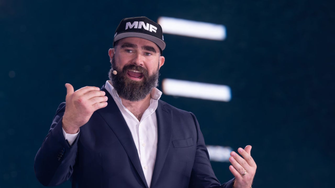 Jason Kelce Wears a Beret -- and Underwear -- in ESPN Debut