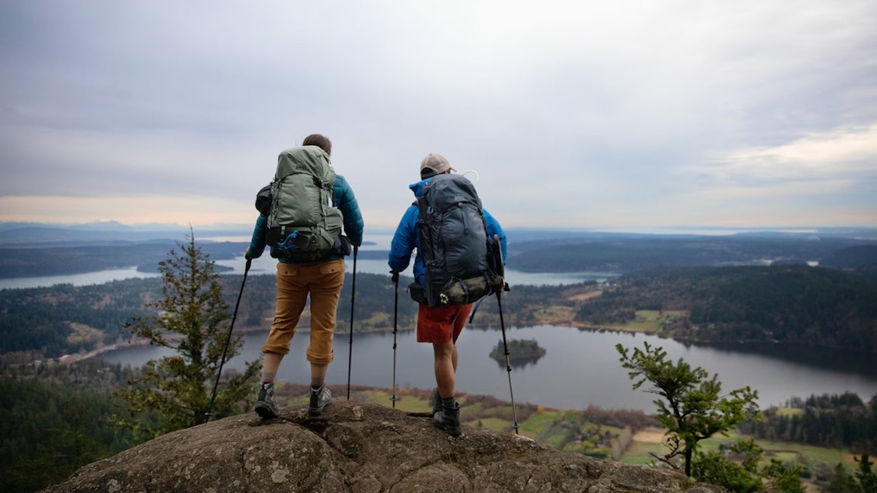 La oferta del Día del Trabajo de REI está aquí: compre las 20 mejores ofertas en Patagonia, Hoka, The North Face y más