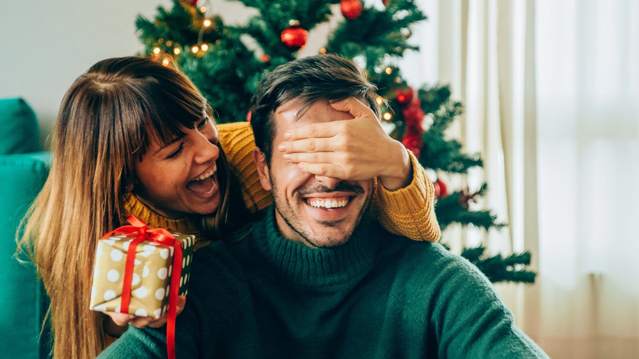 Las 23 Mejores Ideas de Regalos Navideños para Hombres en 2024 — Regalos Únicos para Cada Tipo de Hombre