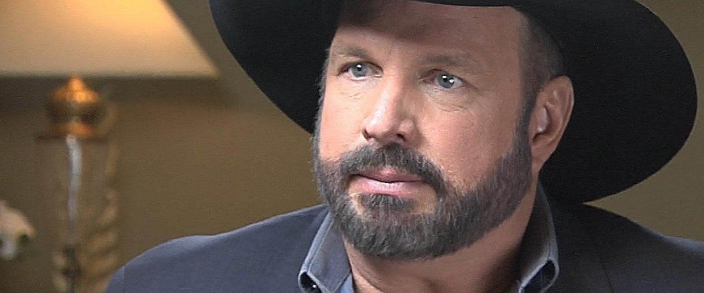 garth brooks hat style