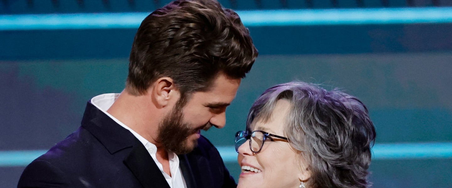 Sally Field, Jane Fonda, Lily Tomlin and Rita Moreno Spill '80 For Brady'  BTS Secrets! (Exclusive)