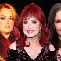 Naomi Judd Doesn't Name Daughters Ashley and Wynonna in Will