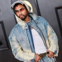 Miguel rocks all-denim at 2023 GRAMMYs