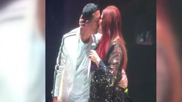 Jonathan Knight & Tiffany Share Sweet Tearful Kiss on Closing Night of NKOTB’s ‘Mixtape Tour’ -- Watch