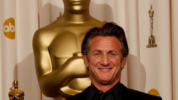 Sean Penn holds Academy Award