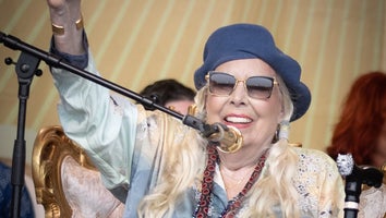 Joni Mitchell Triumphantly Returns to the Stage for First Full Performance Since Brain Aneurysm