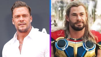 Alan Ritchson and Chris Hemsworth 