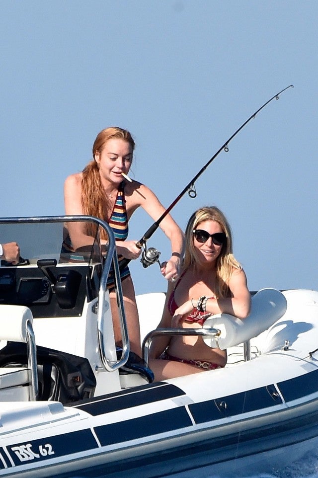 Lindsay Lohan Smokes a Cigarette, Sports Engagement Ring  