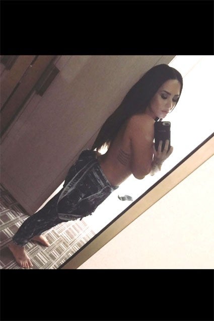 425px x 638px - Demi Lovato Shares Topless Selfie After Bravely Opening Up About Her  Struggle With an Eating Disorder | Entertainment Tonight