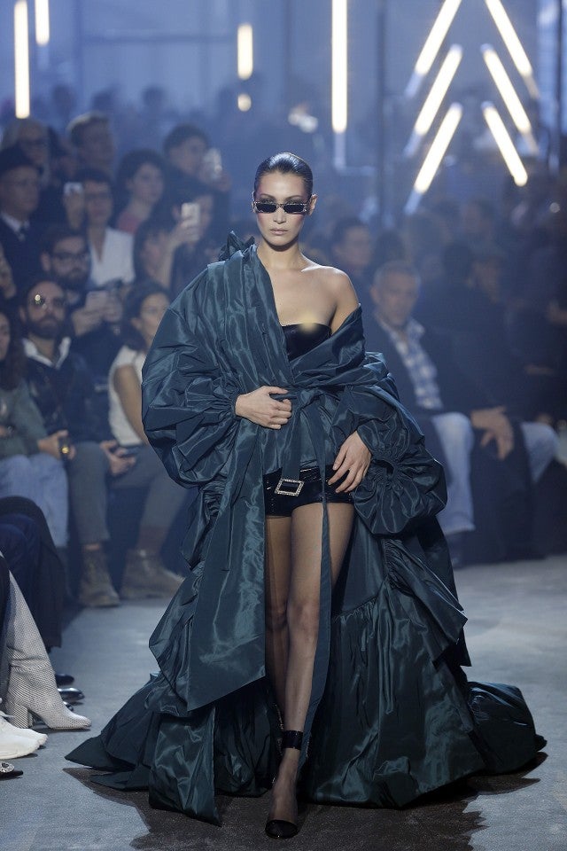 Bella Hadid Suffers Wardrobe Malfunction on the Runway in Paris Haute ...