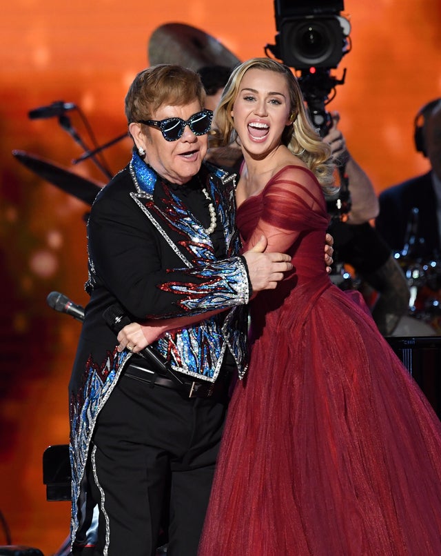 elton_john_miley_cyrus_gettyimages-911546010.jpg