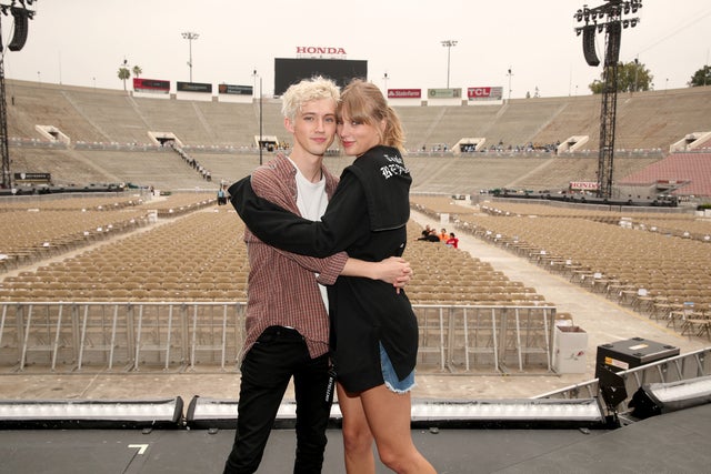 Troye Sivan and Taylor Swift at rose bowl