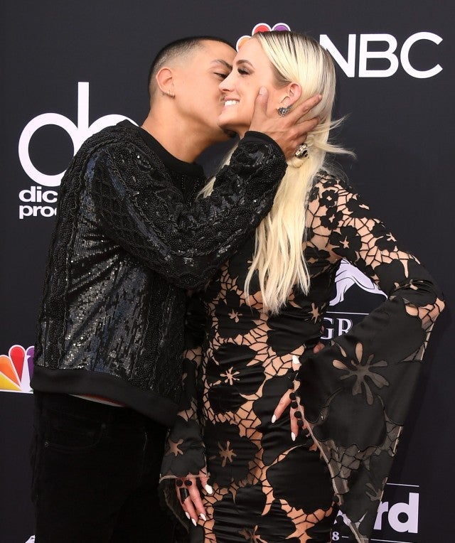 Evan Ross and Ashlee Simpson at billboard awards