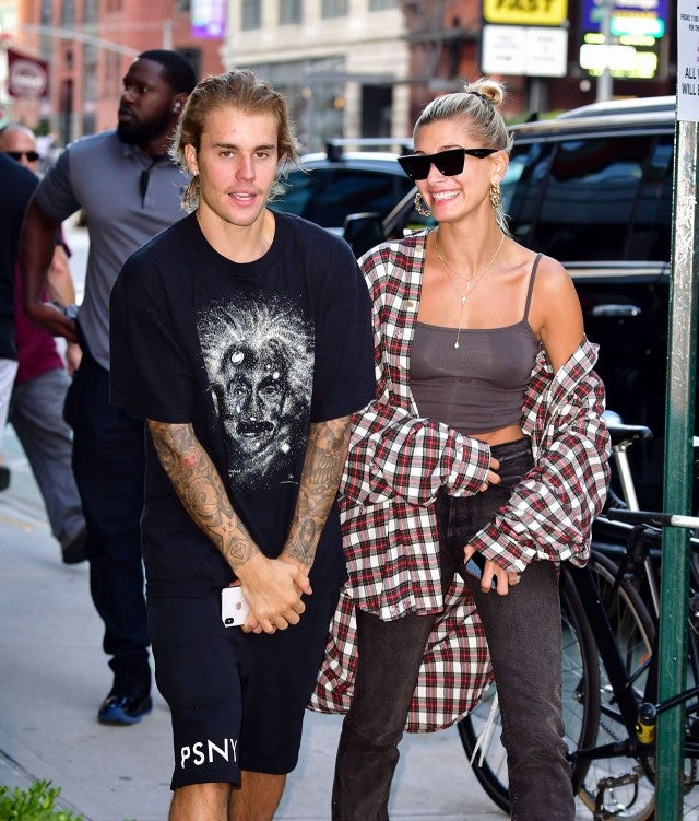 Justin Bieber Gets a Haircut With Hailey Baldwin By His 