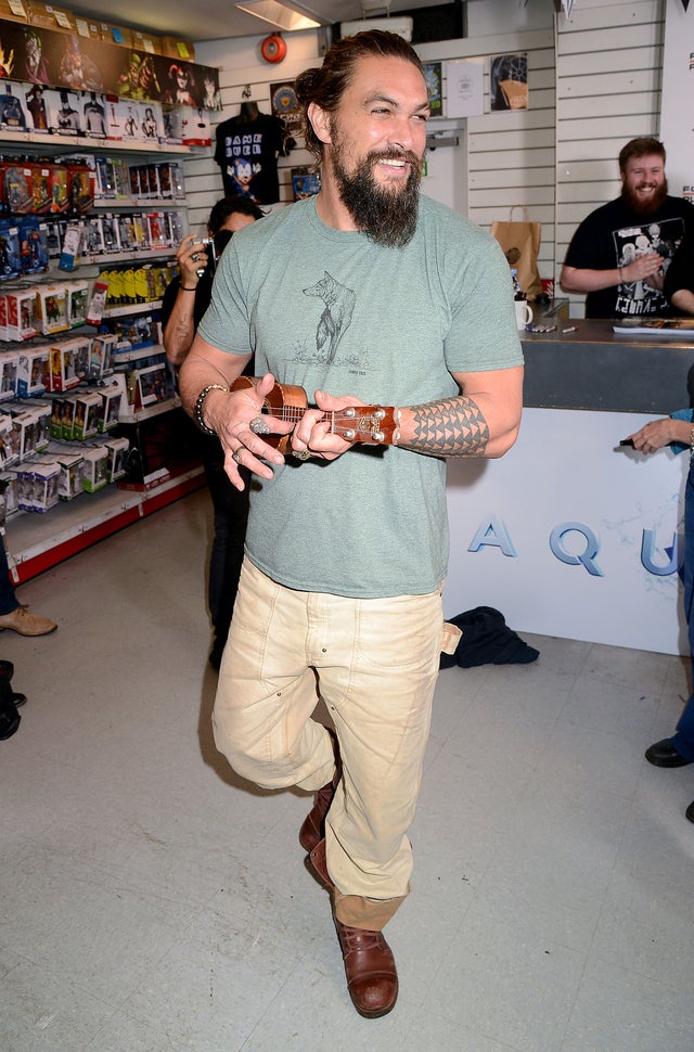 Jason Momoa plays ukelele in London