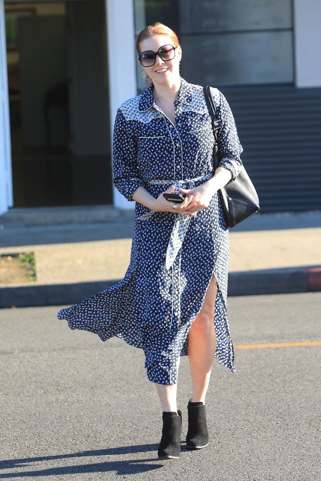 Amy Adams leaving golden globes fitting