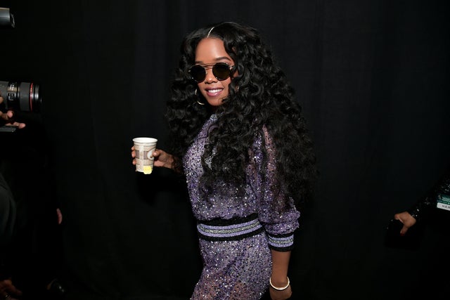 H.E.R. at 2019 grammys backstage