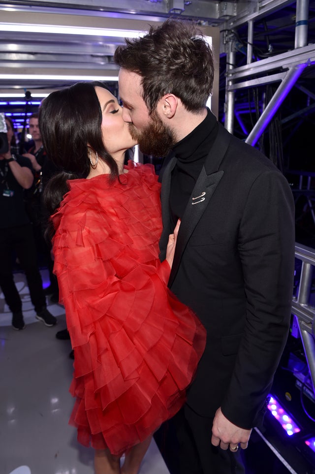 Kacey Musgraves and Ruston Kelly at grammys - kiss