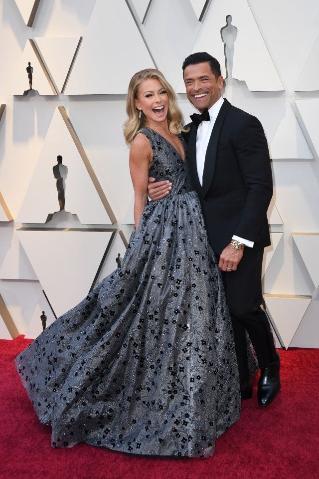 Kelly Ripa and Mark Consuelos at 2019 oscars