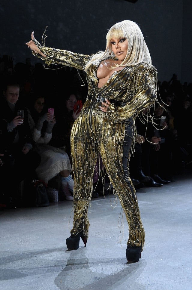 Paris Hilton and Lil Kim Rock the Runway in Sassy Fashion Show: Pics!