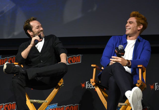  Luke Perry and KJ Apa speak onstage at New York Comic Con 2018