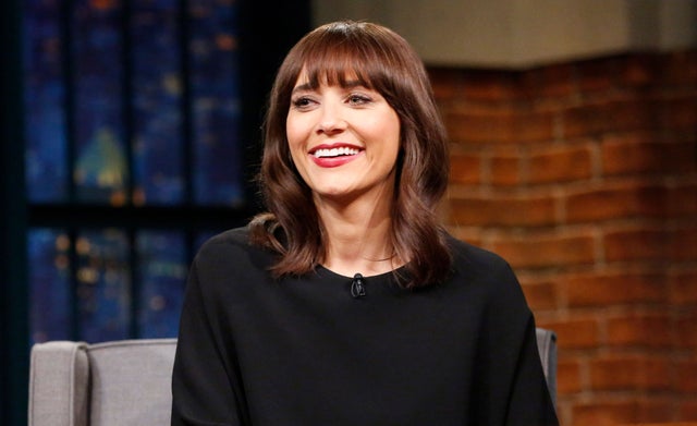 Rashida Jones at Late Night with Seth Meyers in 2017