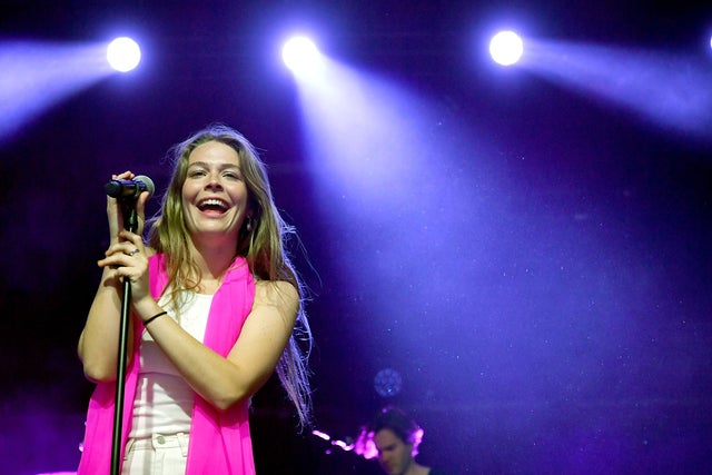 Maggie Rogers at coachella weekend 2