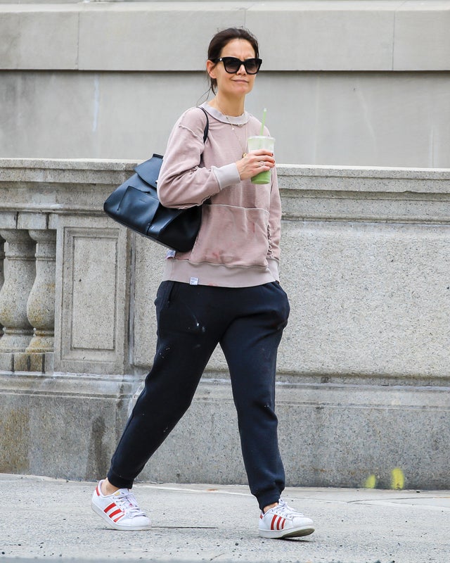 Katie Holmes en route to gym