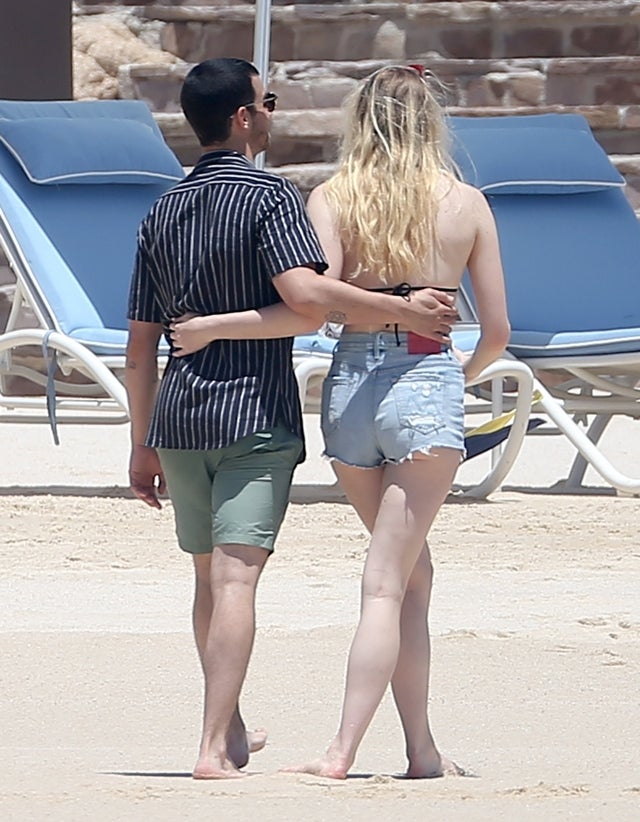 Joe Jonas and Sophie Turner vacation in Cabo in April 2017