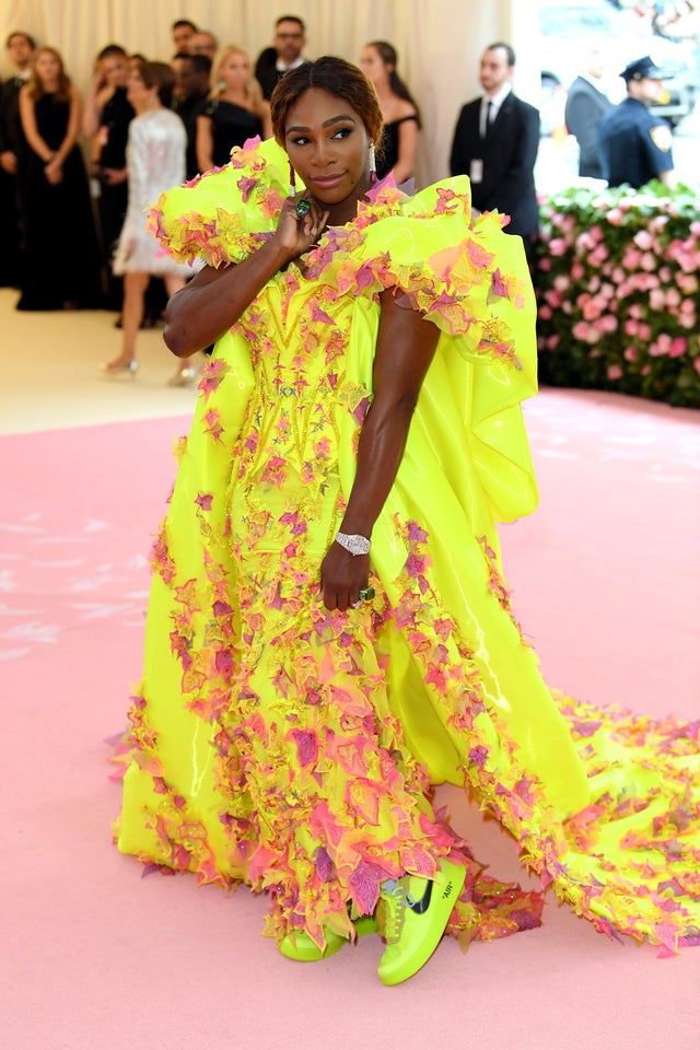 Serena williams at 2019 met gala in sneakers