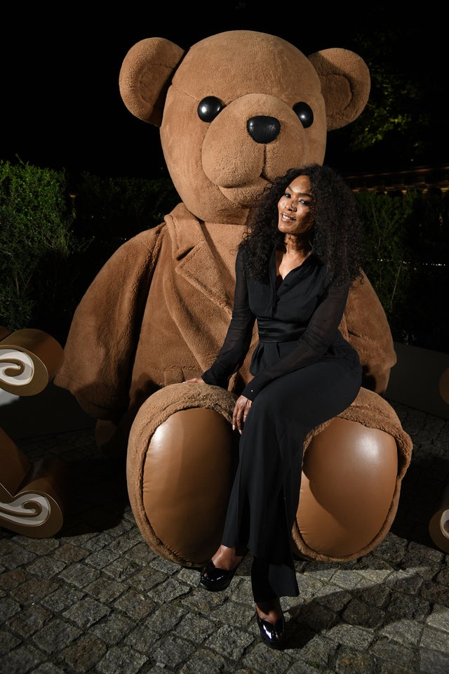 Angela BASSETT AT Max Mara Resort 2020 Fashion Show