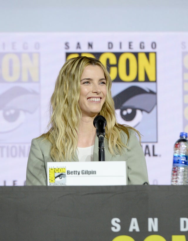 Betty Gilpin at comic-con 2010