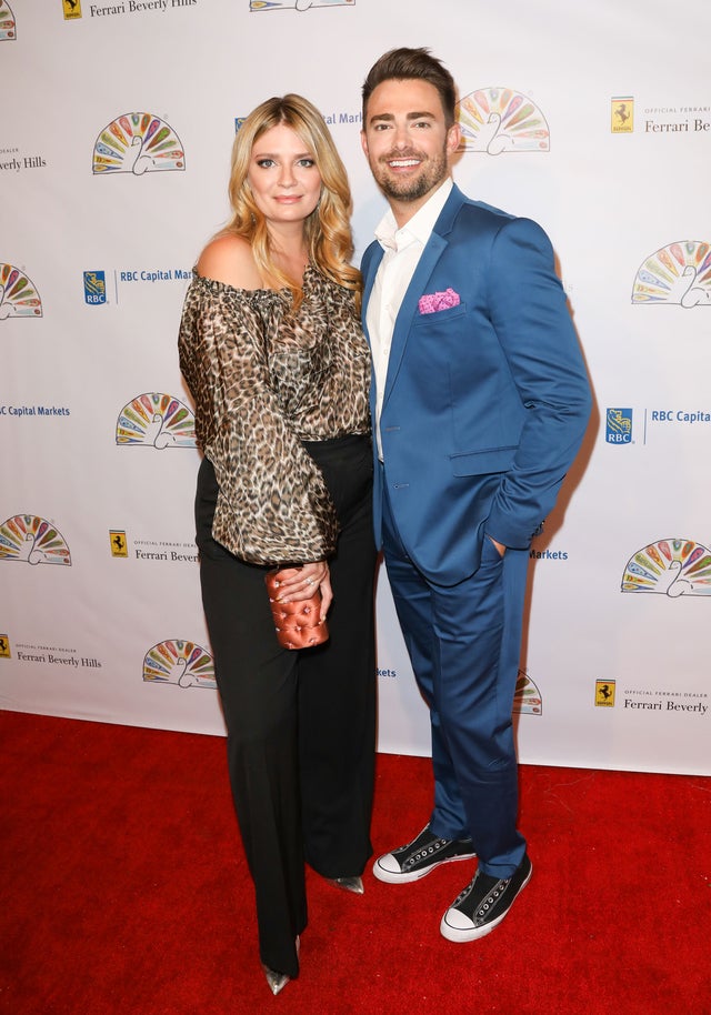 Mischa Barton and Jonathan Bennett at 2019 don't hide it flaunt it awards