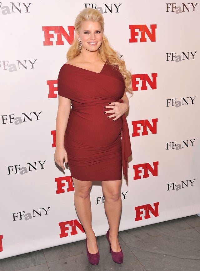 Jessica Simpson pregnant in 2011