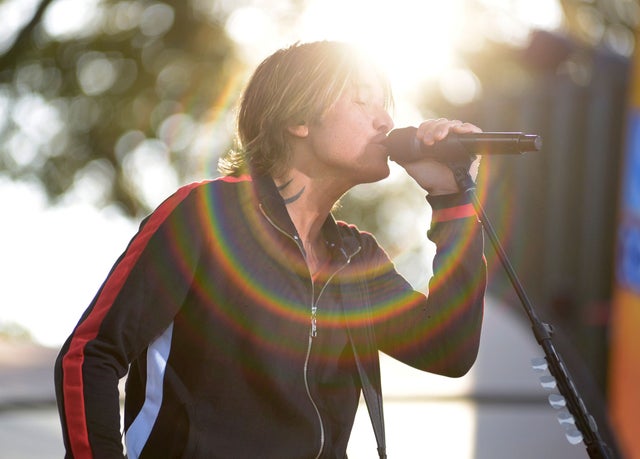 Keith Urban performs on GMA