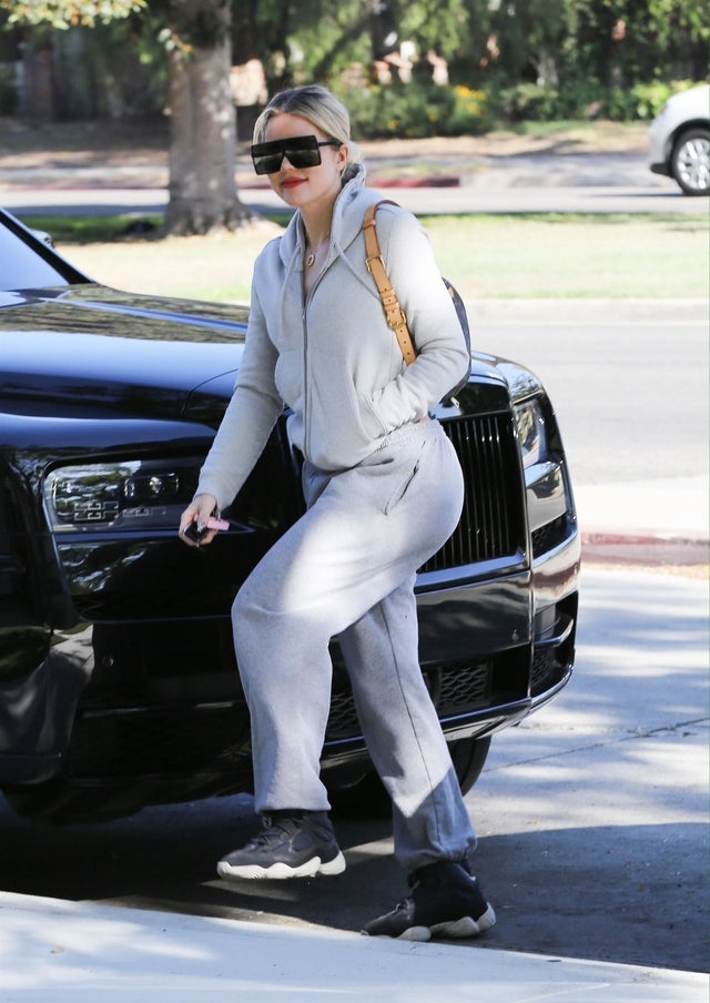 Khloe Kardashian in Calabasas in sweats