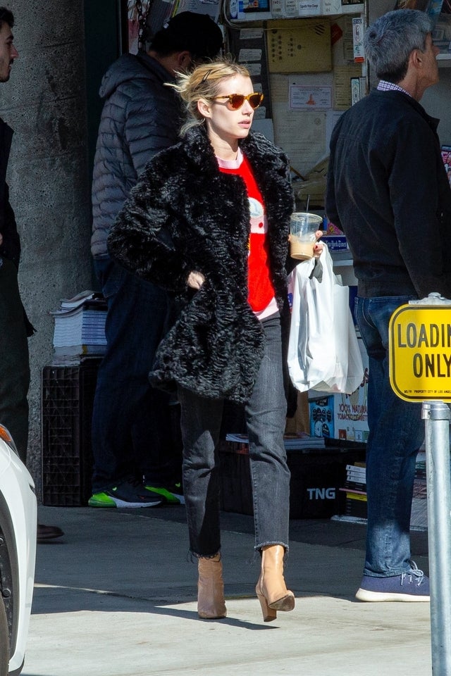 emma roberts xmas eve shopping