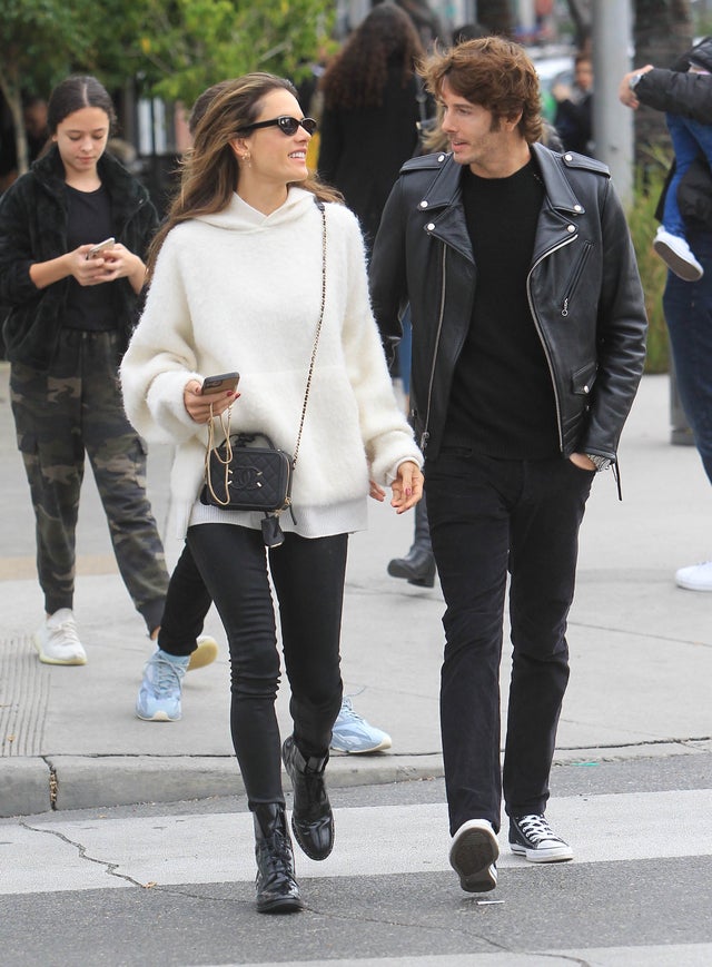 Alessandra Ambrosio in la with boyfriend