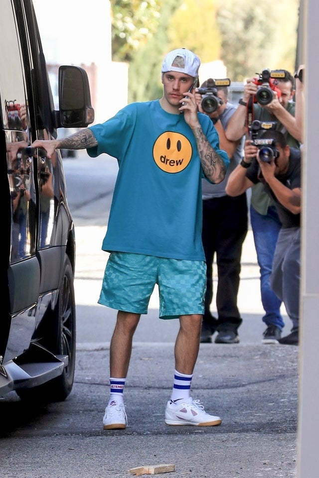 justin bieber in beverly hills after revealing lyme disease diagnosis