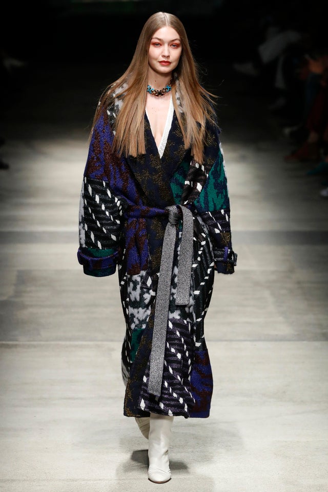 gigi hadid on Missoni runway - milan fashion week