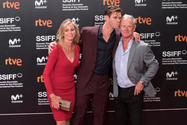 Chris Hemsworth and parents
