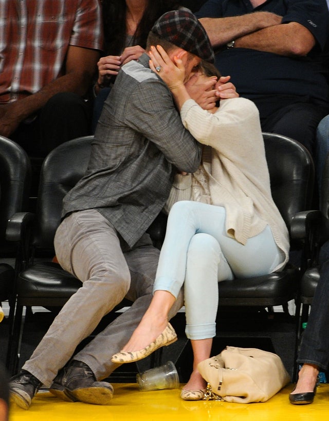 justin timberlake and jessica biel kiss cam 2012