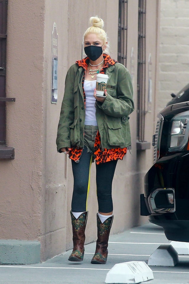 gwen stefani at LA studio with coffee