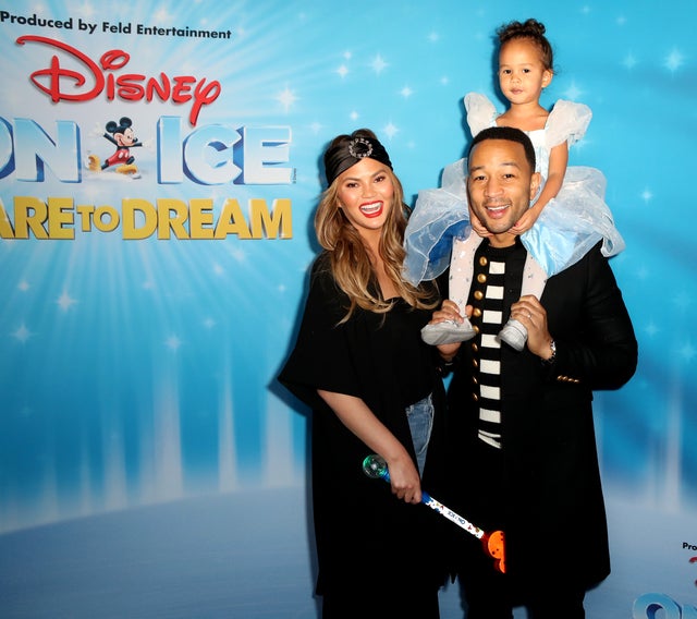 chrissy teigen and john legend bring luna to disney on ice