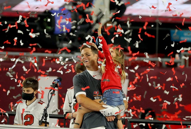 Tom Brady and Gisele Bundchen celebrate Super Bowl win