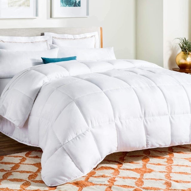 Linenspa All Season Hypoallergenic Down Alternative Microfiber Comforter