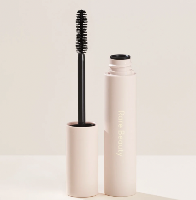 Perfect Strokes Universal Volumizing Mascara