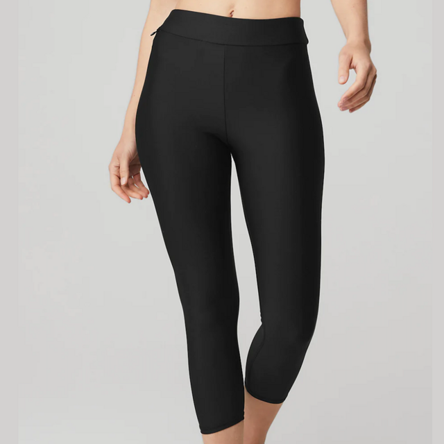 Airlift High-Waist Conceal-Zip Capri Legging