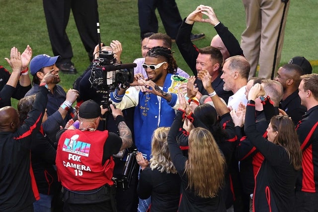 Damar Hamlin makes appearance on field at Super Bowl