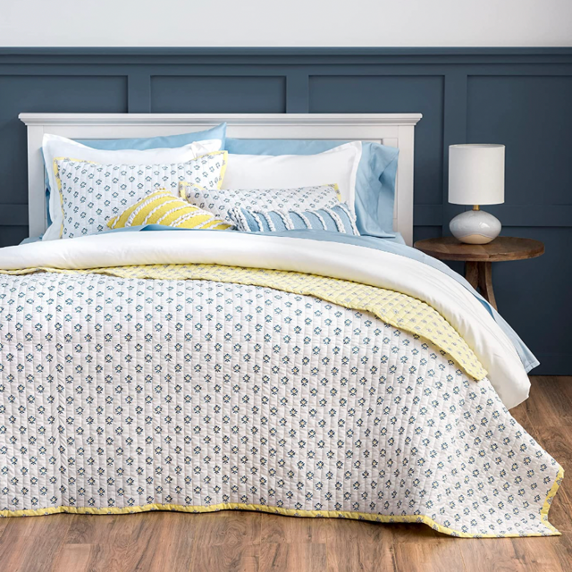 Martha Stewart Naomi Queen Size Quilt Set